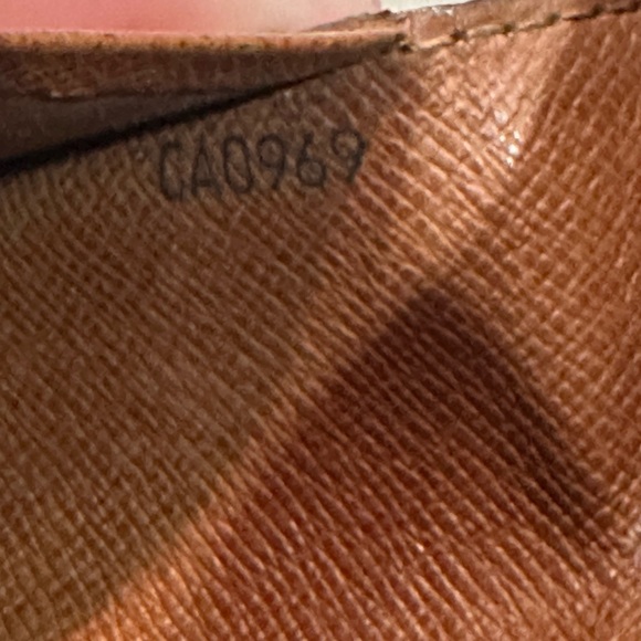 Louis Vuitton wallet - Picture 14 of 16